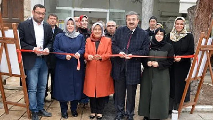 '28 Şubat'ın Manşetleri' sergisi açıldı