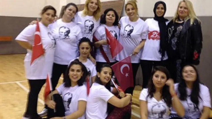 29 Ekim'e özel zumba gösterisi
