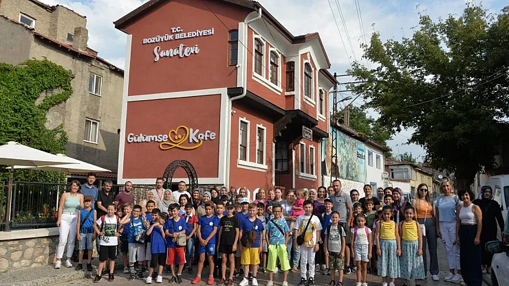 300 öğrenci Eskişehir’in tarihi ve turistlik yerlerini gezdi