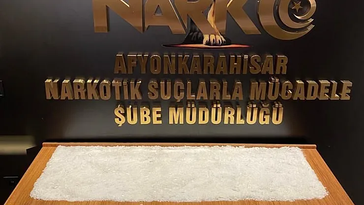 4 kilo uyuşturucu ile yakalandılar