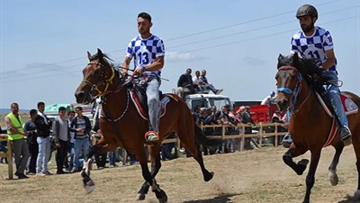4. Rahvan At yarışları Dazkırı'da yapıldı