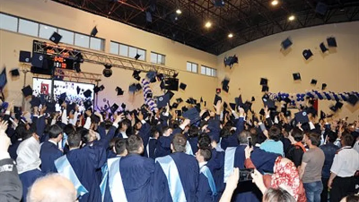 40 yılda 17 bin mezun