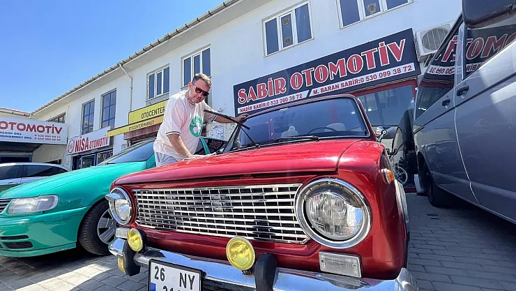 49 yaşındaki ihtiyar delikanlı cabrio Hacı murat trafikte ilgi odağı