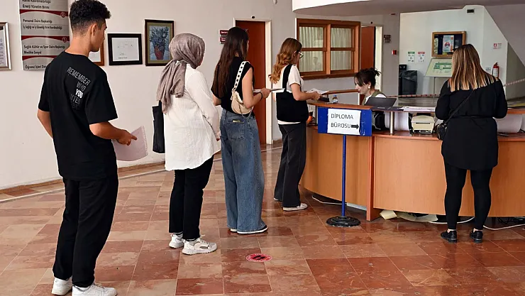 5 Bini Aşkın Öğrenci AKÜ'ye Yerleşti