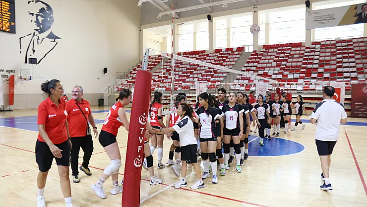 '7. Türkiye Voleybol Şampiyonası' Sona Erdi