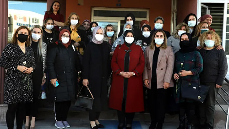 8 Mart, Hanımlar Lokali’nde başka güzel