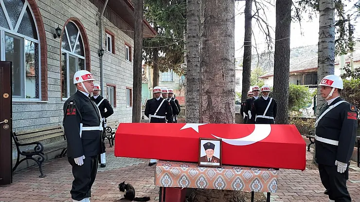 91 yaşında vefat eden Kore Gazisi toprağa verildi