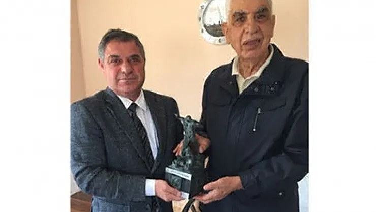 AEV'den kurucu üyelere ziyaret – Kocatepe Gazetesi