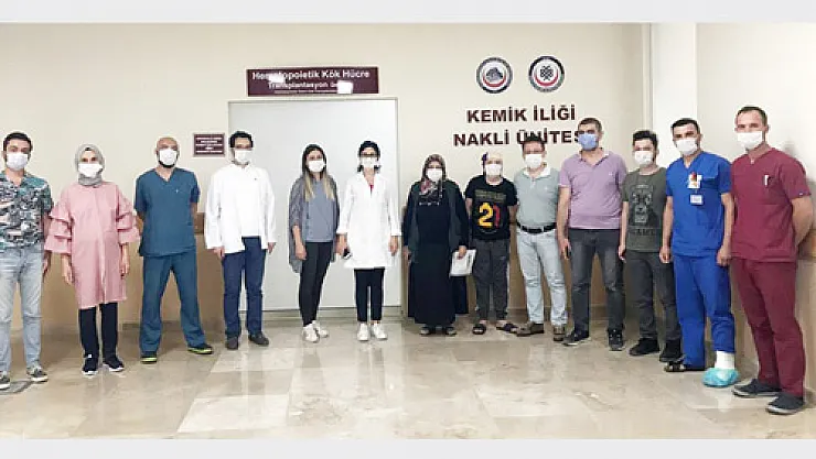 AFSÜ’de kemik iliği nakli yapılan hasta alkışlarla taburcu edildi