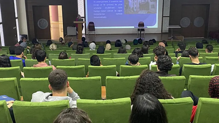 AFSÜ’lü öğrencilere uyum eğitimi verildi
