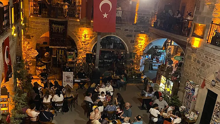 Afyon Akor Trio: Tarih-İ Taşhan’da Müzikal Ziyafet