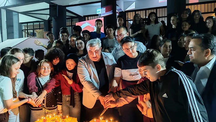 Afyon'da 9. Sınıf Öğrencilerine Sürpriz Karşılama!