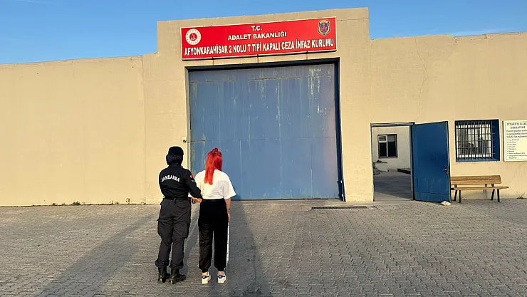 Afyon'da Aranan Dolandırıcı Yakalandı! Mahkeme Tutuklama Kararı Verdi