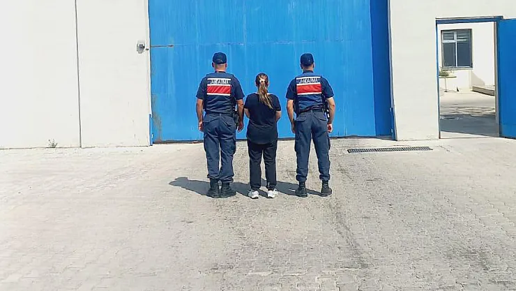 Afyon'da Arananlar Listesindeki Kadını, Jandarma Salar'da Yakaladı!