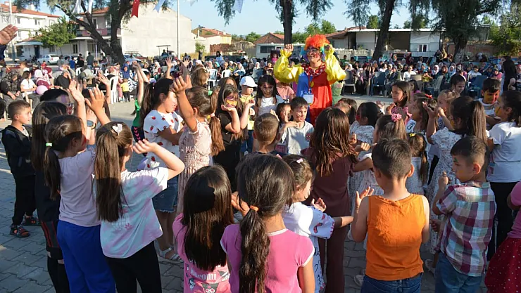 Afyon'da Bahar Şenliği'nde Renkli Görüntüler