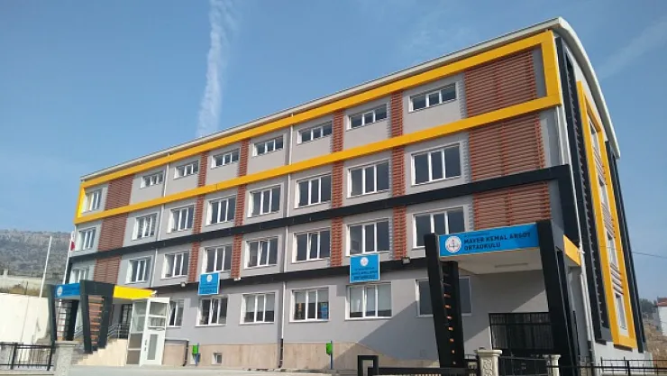 Afyon'da Bir Okul Her Alanda Şampiyon Yetiştiriyor!