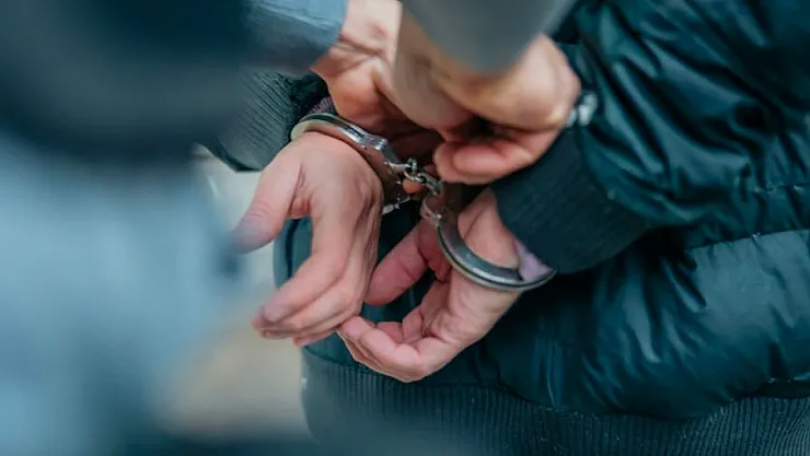 Afyon'da Büyük Vurgun! Sahte Kamu Görevlisi 21 Suçtan Yakalandı