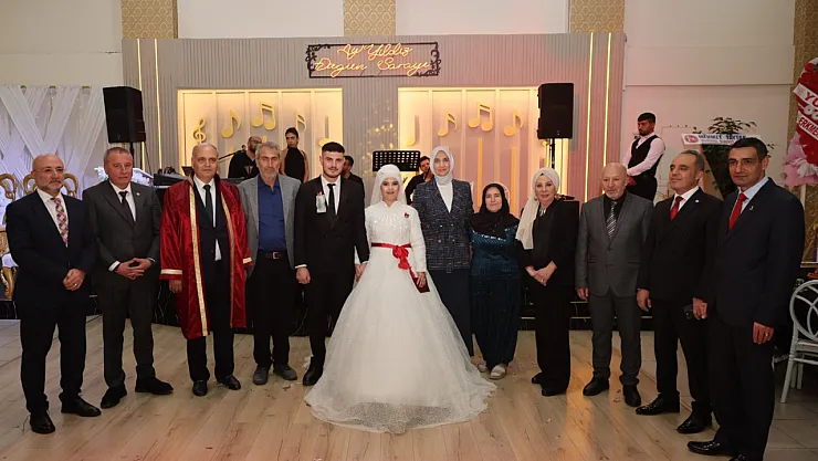 Afyon'da Düğün Törenine Protokol Akını