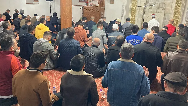 Afyon'da Enderun Usulü Teravih Kılındı