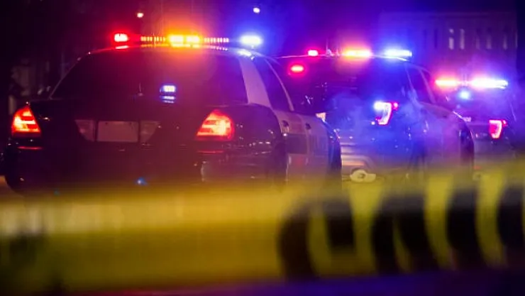 Afyon'da Gece Yarısı Hareketli Anlar: Polis Ateş Açtı, Araç Devrildi