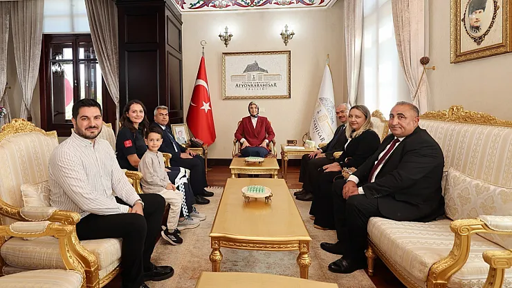 Afyon'da Gurur Töreni: Hayatlara Dokunan İsimlere Başarı Belgesi