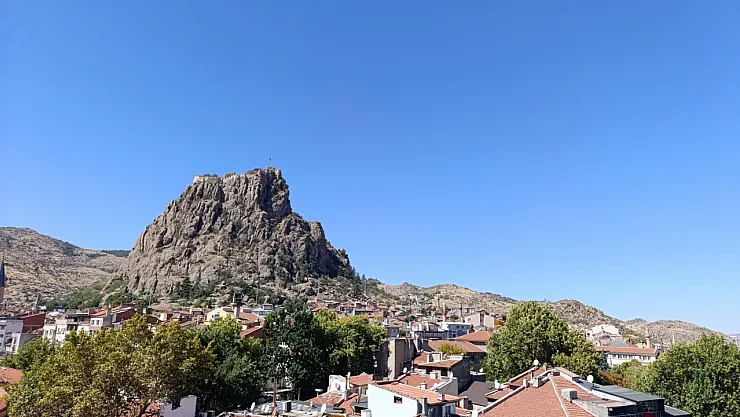 Afyon'da Hava Açık, Serinliğe Dikkat!