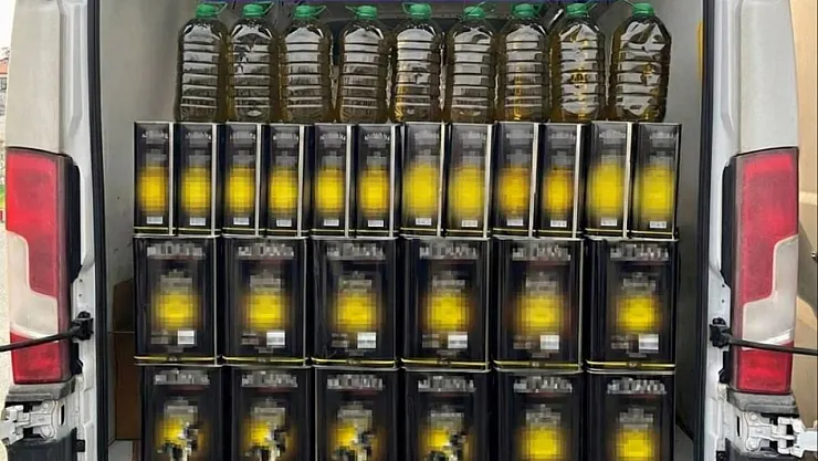 Afyon'da Jandarma 655 Litre Kaçak Zeytinyağı Ele Geçirdi