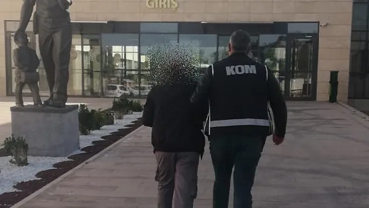 Afyon'da Jandarma Ve Emniyet, Aranan Şahısları Yakaladı