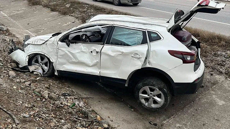 Afyon'da Korkutan Kaza: Aynı Aileden 4 Kişi Ölümden Döndü