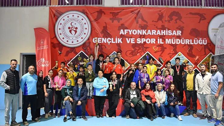 Afyon'da Masa Tenisi'nde Kıyasıya Mücadele