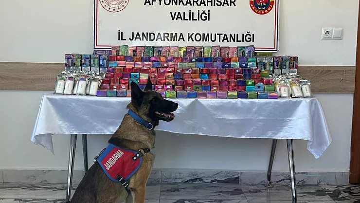 Afyon'da Otobüste Kaçak Sigara Ele Geçirildi