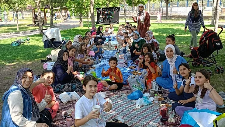 Afyon'da Renkli 'Aile Şenliği': Çocuklar ve Aileler Dolu Dolu Bir Gün Geçirdi