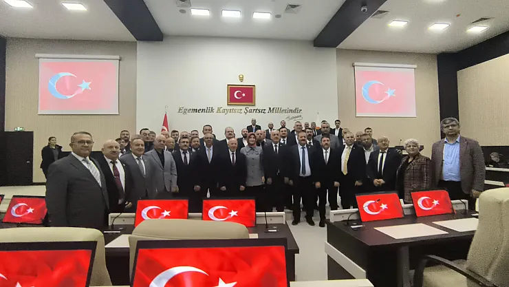 Afyon'da Sessiz Devrim! Vali Yiğitbaşı, 2025 Yatırımlarının Dev Listesini Paylaştı