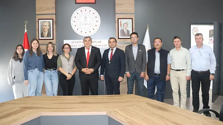 Afyon'da Sıcak Sürpriz: İl Milli Eğitim Müdürü Sünnetci'yi Duygulandıran Doğum Günü!