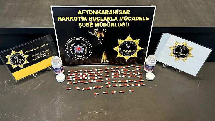 Afyon'da Sokak Ortasında Uyuşturucu Baskını