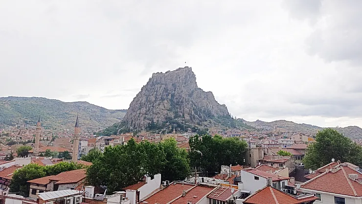 Afyon'da Yağmur Bastırdı, Vatandaş Zor Anlar Yaşadı