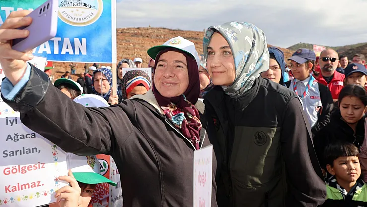 Afyon'da Yeşil Vefa: 198 Bin Fidan Toprakla Buluştu