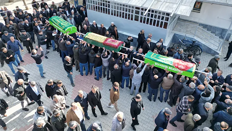 Afyon'da Yürek Yakan Veda: İstanbul'daki Zehirlenmede Hayatını Kaybedenler Defnedildi