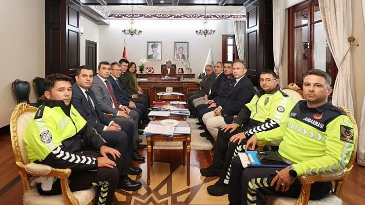 Afyon'daki Hız Sınırları İçin Toplandılar