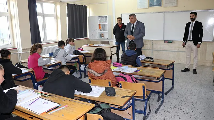 Afyon Genelinde 8. Sınıflara Sınav Yapıldı