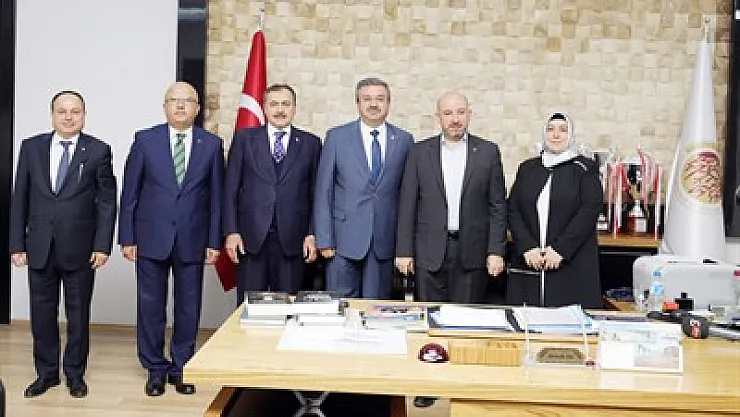 'Afyon hızlı tren yollarının da kavşak noktası olacak'