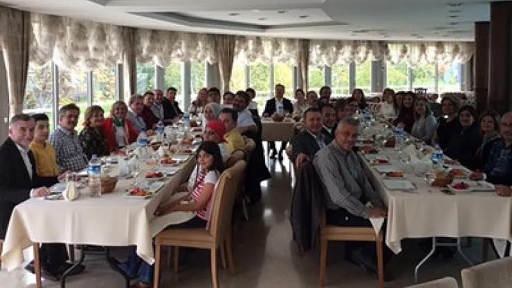 Afyon Lisesi mezunlarını Koçak ağırladı