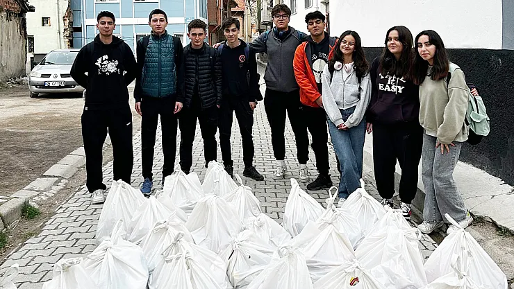 Afyon Lisesi Öğrencilerinden Örnek Yardım