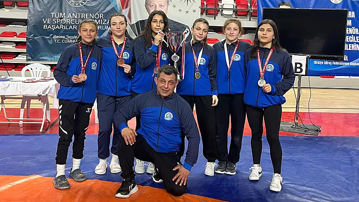 Afyon'un Güreşçi Kızları Uluslararası Arenaya Hazırlanıyor