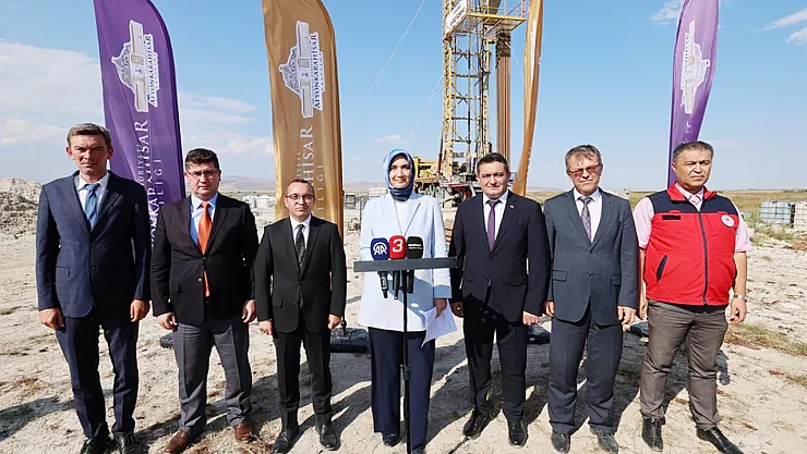 Afyon Valiliği Açıkladı… Tarımın Geleceği İçin Yoğun İlgi…