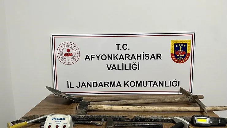 Afyon'da Define Arayan 2 Kişi Suçüstü Yakalandı