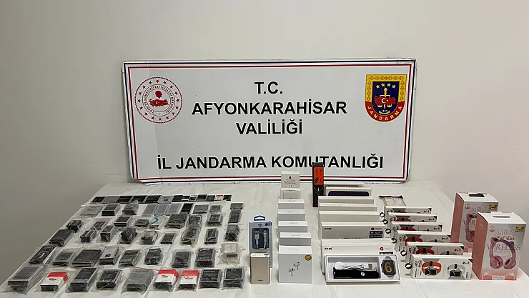 Afyon'da Kaçakçılık Operasyonu Onlarca Telefon Sigara…