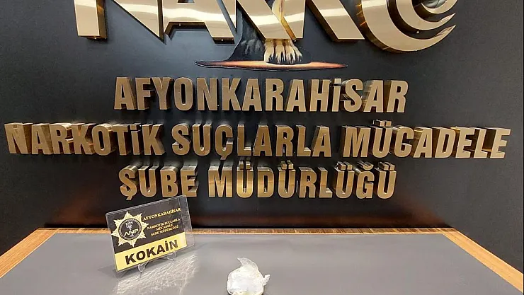 Afyon'da polis ve hassas burun kokaini böyle yakaladı