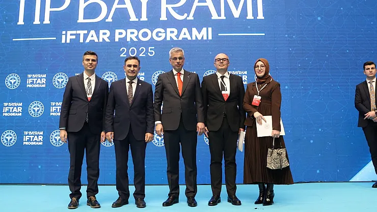 Afyonkarahisar'da Bir Hekim, Özel Ödül Aldı