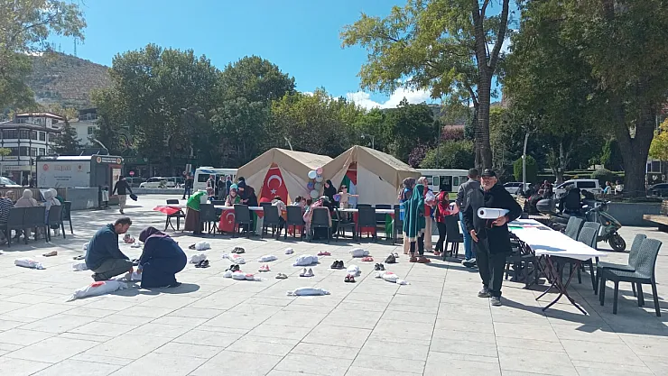 Afyonkarahisar'da Çocuklar Gazze İçin Çizdi